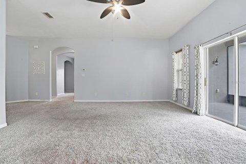 Villa ou maison à vendre à Leesburg, Floride: 2 chambres, 169.36 m2 № 2275493 - photo 13