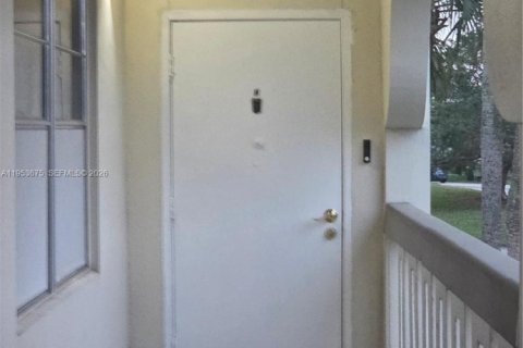 Copropriété à vendre à Coconut Creek, Floride: 2 chambres, 119.94 m2 № 2153278 - photo 6