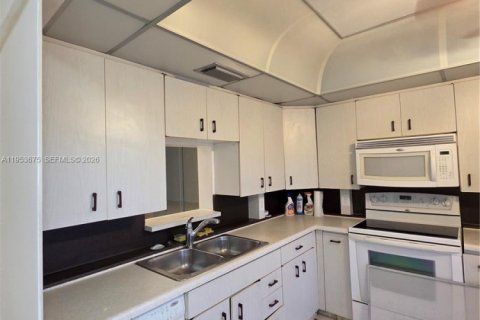Copropriété à vendre à Coconut Creek, Floride: 2 chambres, 119.94 m2 № 2153278 - photo 10
