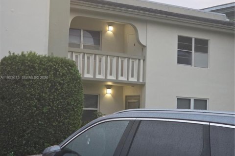 Copropriété à vendre à Coconut Creek, Floride: 2 chambres, 119.94 m2 № 2153278 - photo 5