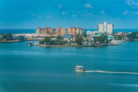 Condo in Saint Petersburg, Florida, 1 bedroom № 2150034 - photo 13