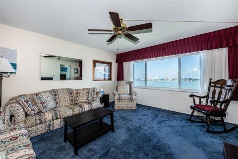Condo in Saint Petersburg, Florida, 1 bedroom № 2150034 - photo 14