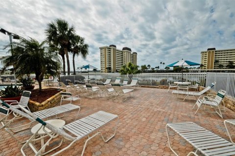 Condo in Saint Petersburg, Florida, 1 bedroom № 2150034 - photo 30