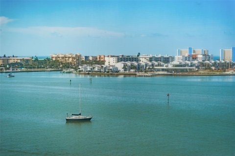Condo in Saint Petersburg, Florida, 1 bedroom № 2150034 - photo 4