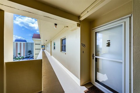 Condo in Saint Petersburg, Florida, 1 bedroom № 2150034 - photo 7