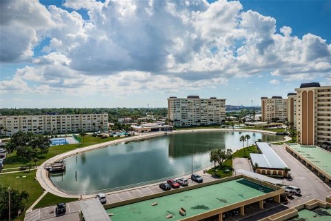 Condo in Saint Petersburg, Florida, 1 bedroom № 2150034 - photo 9