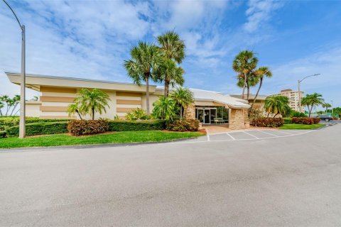 Condo in Saint Petersburg, Florida, 1 bedroom № 2150034 - photo 26
