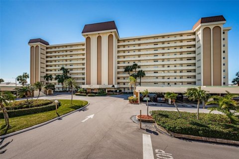 Condominio en Saint Petersburg, Florida, 1 dormitorio № 2150034