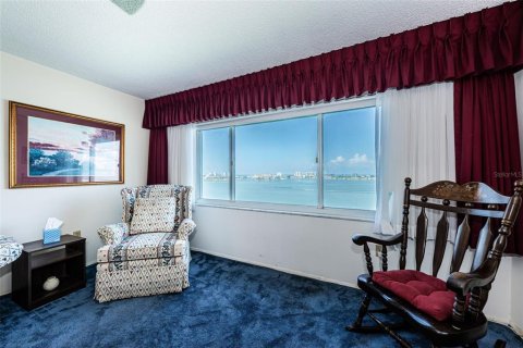 Condo in Saint Petersburg, Florida, 1 bedroom № 2150034 - photo 16