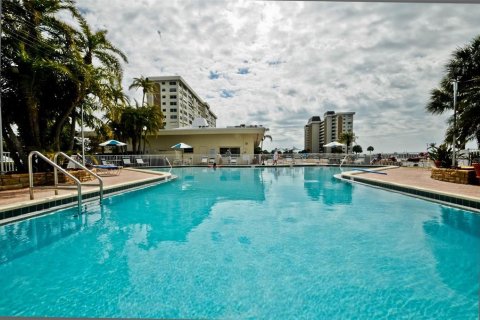 Condo in Saint Petersburg, Florida, 1 bedroom № 2150034 - photo 28