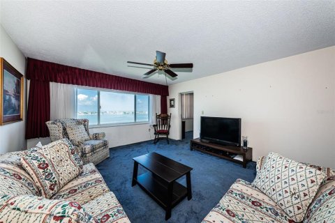 Condo in Saint Petersburg, Florida, 1 bedroom № 2150034 - photo 11