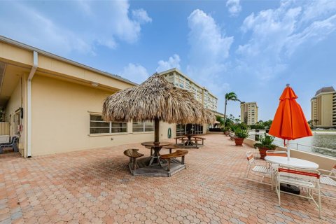 Condo in Saint Petersburg, Florida, 1 bedroom № 2150034 - photo 29