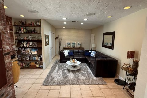 Villa ou maison à vendre à Miami, Floride: 3 chambres, 158.03 m2 № 1697504 - photo 5
