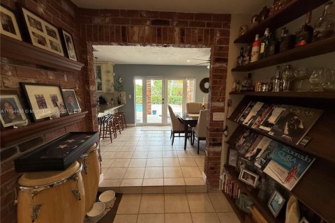 Villa ou maison à vendre à Miami, Floride: 3 chambres, 158.03 m2 № 1697504 - photo 6