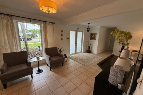 Villa ou maison à vendre à Miami, Floride: 3 chambres, 158.03 m2 № 1697504 - photo 4