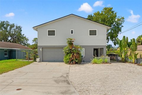 House in New Port Richey, Florida 3 bedrooms, 126.35 sq.m. № 1883700 - photo 23