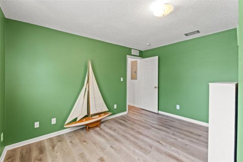 House in New Port Richey, Florida 3 bedrooms, 126.35 sq.m. № 1883700 - photo 27