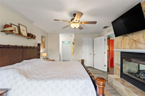 House in New Port Richey, Florida 3 bedrooms, 126.35 sq.m. № 1883700 - photo 15