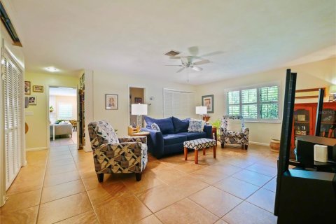 House in Oviedo, Florida 4 bedrooms, 285.02 sq.m. № 2239247 - photo 24