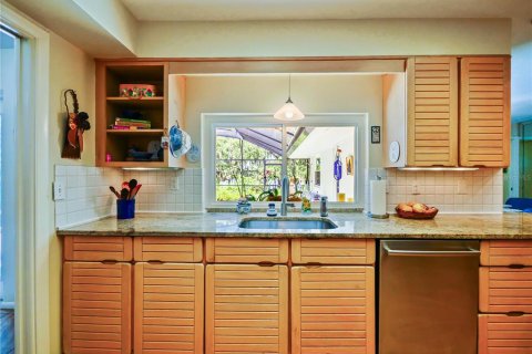 House in Oviedo, Florida 4 bedrooms, 285.02 sq.m. № 2239247 - photo 14