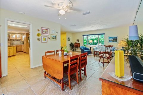 House in Oviedo, Florida 4 bedrooms, 285.02 sq.m. № 2239247 - photo 11