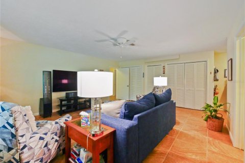 House in Oviedo, Florida 4 bedrooms, 285.02 sq.m. № 2239247 - photo 23