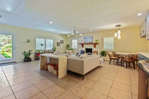House in Oviedo, Florida 4 bedrooms, 285.02 sq.m. № 2239247 - photo 27