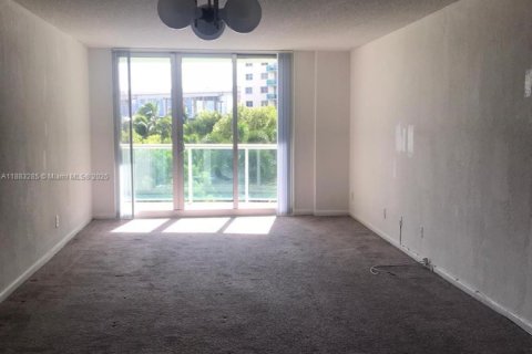 Снять в аренду кондоминиум в Санни-Айлс-Бич, Флорида 1 спальня, 93.37м2, № 1978289 - фото 5