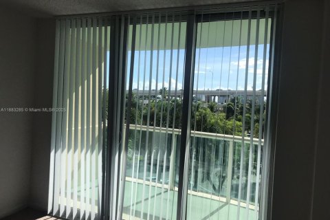 Снять в аренду кондоминиум в Санни-Айлс-Бич, Флорида 1 спальня, 93.37м2, № 1978289 - фото 8