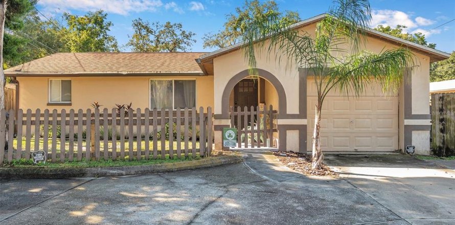 Casa en New Port Richey, Florida 3 dormitorios, 155.33 m2 № 1817857