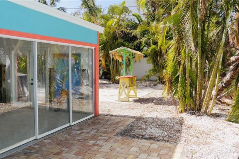Commercial property in Holmes Beach, Florida 4 bedrooms, 140.93 sq.m. № 1426711 - photo 25