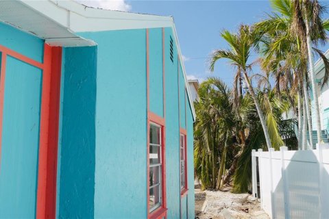Commercial property in Holmes Beach, Florida 4 bedrooms, 140.93 sq.m. № 1426711 - photo 27