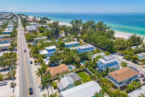 Commercial property in Holmes Beach, Florida 4 bedrooms, 140.93 sq.m. № 1426711 - photo 3