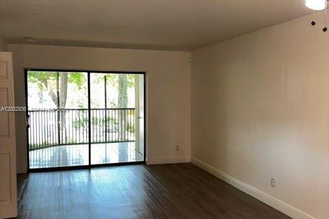 Снять в аренду кондоминиум в Мирамар, Флорида 2 спальни, 76.18м2, № 2066443 - фото 3
