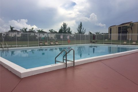 Снять в аренду кондоминиум в Мирамар, Флорида 2 спальни, 76.18м2, № 2066443 - фото 21