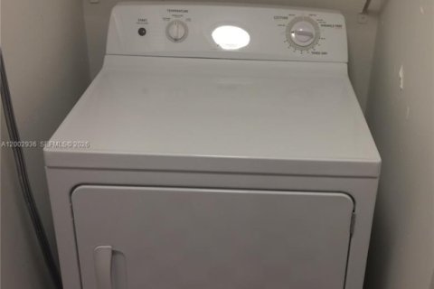 Снять в аренду кондоминиум в Мирамар, Флорида 2 спальни, 76.18м2, № 2066443 - фото 19