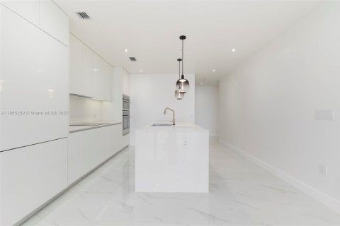 Copropriété à louer à Miami, Floride: 3 chambres, 162.58 m2 № 1897087 - photo 17