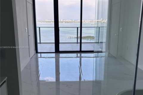 Copropriété à louer à Miami, Floride: 3 chambres, 162.58 m2 № 1897087 - photo 1