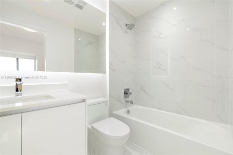 Copropriété à louer à Miami, Floride: 3 chambres, 162.58 m2 № 1897087 - photo 16