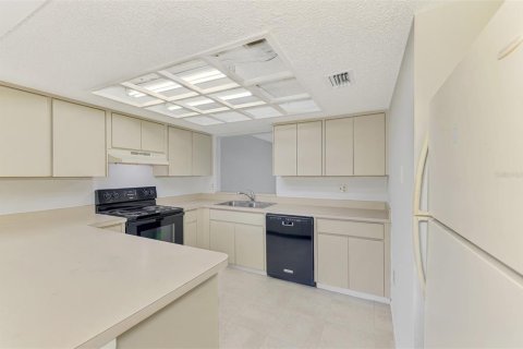 Townhouse in Sarasota, Florida 3 bedrooms, 143.53 sq.m. № 1780488 - photo 16
