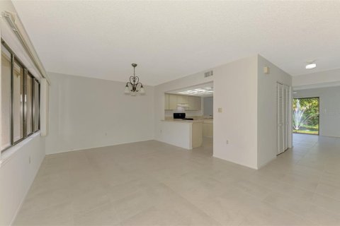 Townhouse in Sarasota, Florida 3 bedrooms, 143.53 sq.m. № 1780488 - photo 10