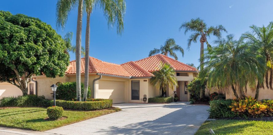 Casa en Palm City, Florida 3 dormitorios, 149.67 m2 № 2429746