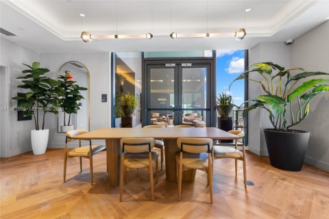 Condo in Miami, Florida  № 2005043 - photo 30