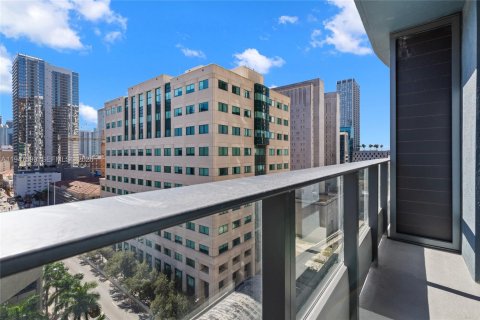 Condo in Miami, Florida  № 2005043 - photo 16