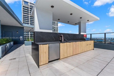 Condo in Miami, Florida  № 2005043 - photo 20