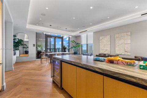 Condo in Miami, Florida  № 2005043 - photo 19