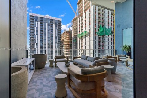 Condo in Miami, Florida  № 2005043 - photo 25