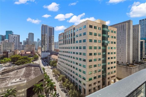 Condo in Miami, Florida  № 2005043 - photo 15