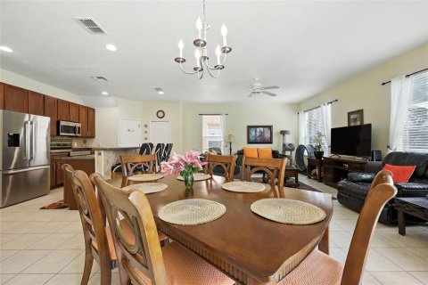 Casa en venta en Kissimmee, Florida, 4 dormitorios, 191.47 m2 № 1903830 - foto 16