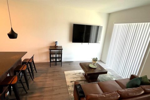 Townhouse in Kissimmee, Florida 3 bedrooms, 126.81 sq.m. № 2166671 - photo 12